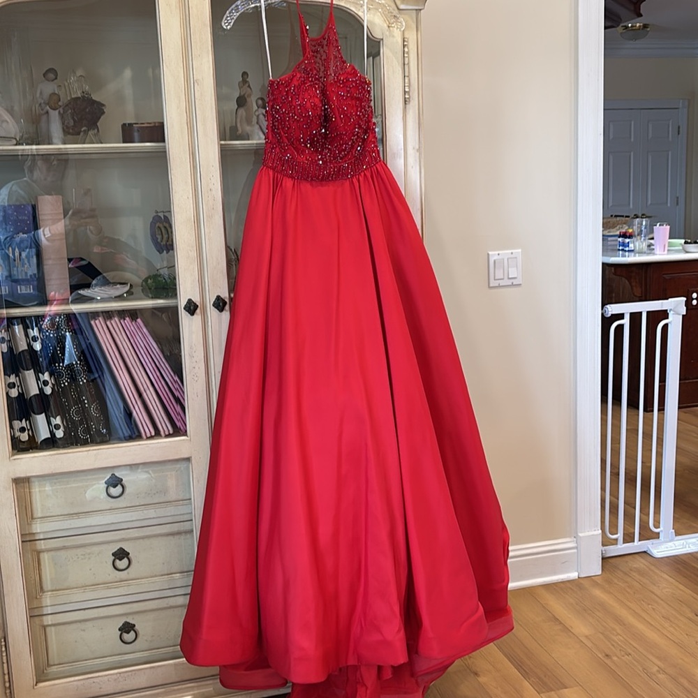 Sherry Hill size 2 beaded halter neck dress with pockets. Good condition